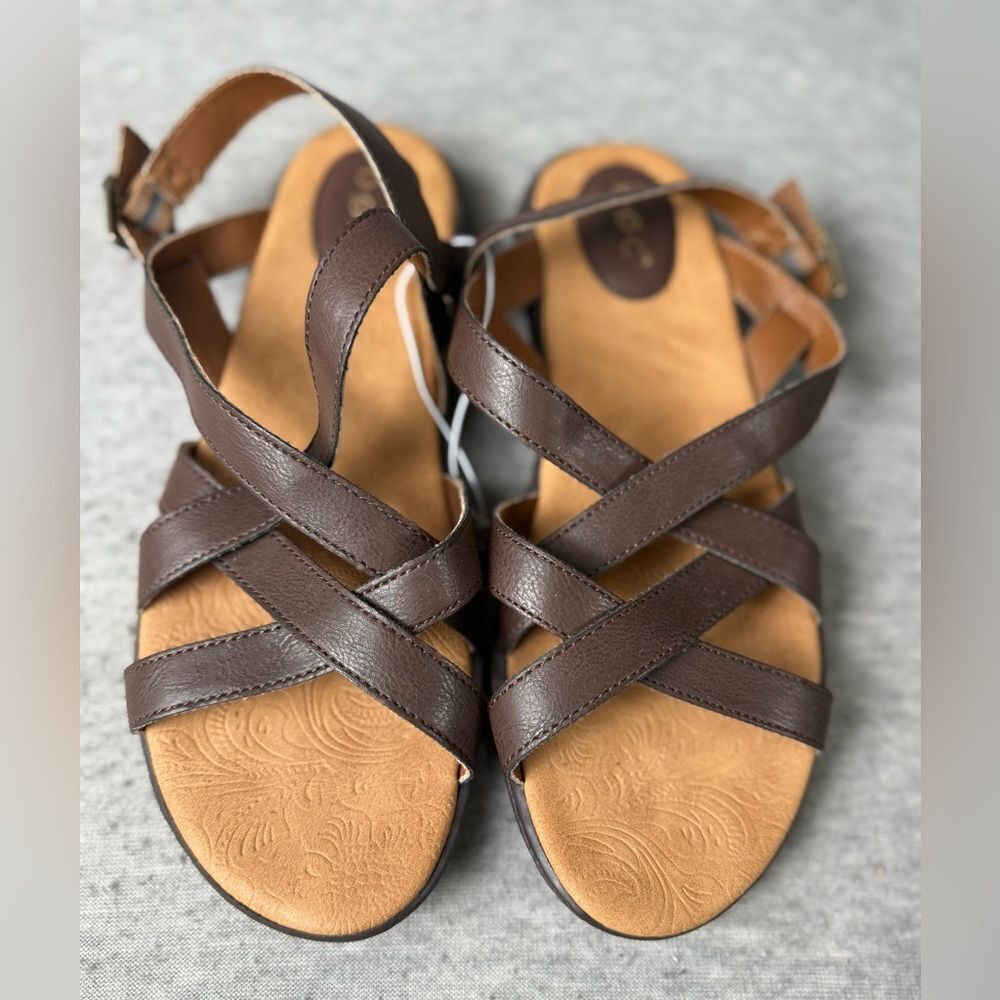 B.O.C.  Sandals Womens Size 8‎ Brown Faux Leather Strappy Flat Sandals NWOB